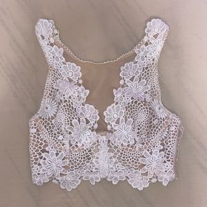 White lace bralette / crop top